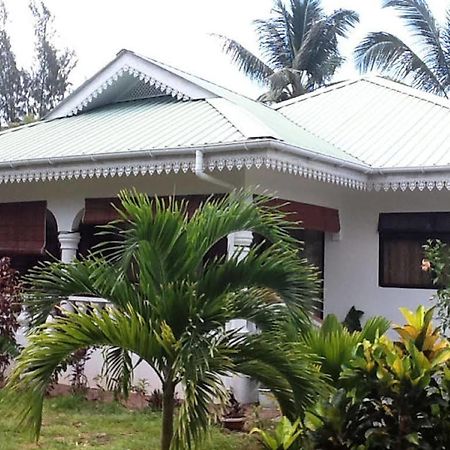 Coco Bay Guest House Anse Volbert Village Kültér fotó