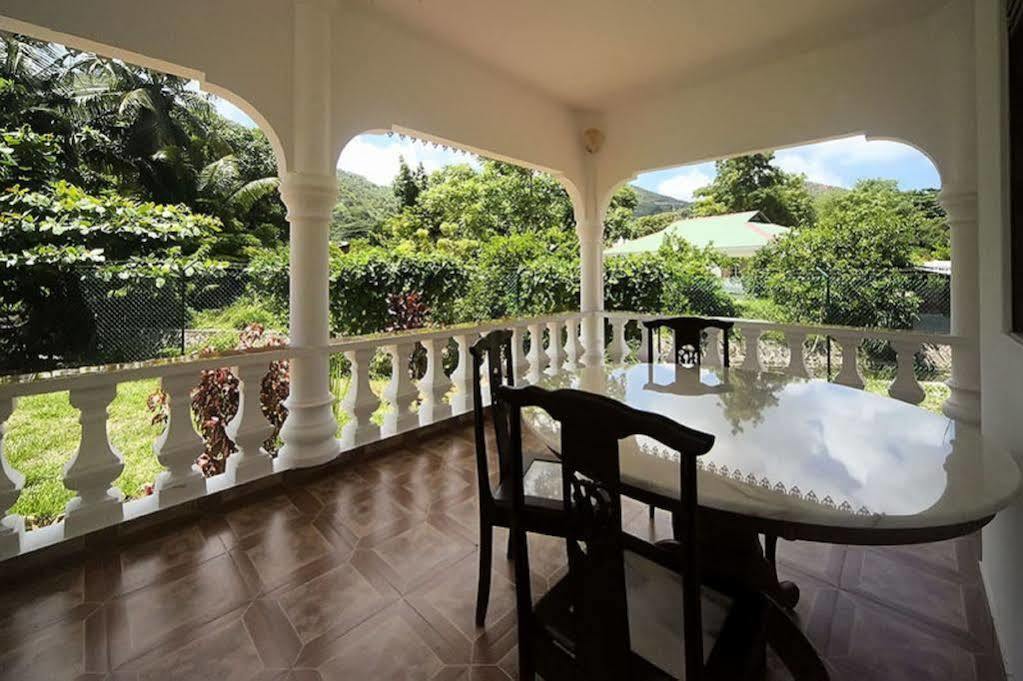 Coco Bay Guest House Anse Volbert Village Kültér fotó