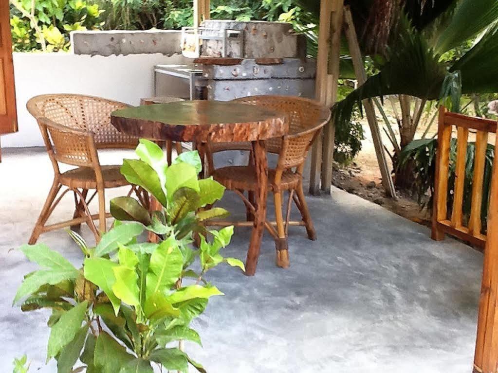 Coco Bay Guest House Anse Volbert Village Kültér fotó